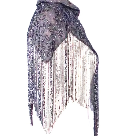 1880s mourning capelet with intricate beadwork and intact 8.5-inch bead fringe - Picture 3 of 11